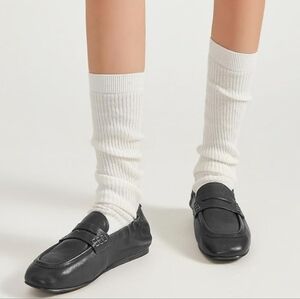 ☔️🩵🅰️NIB Black Leather Wide Toe Moccasin Loafers Size 8